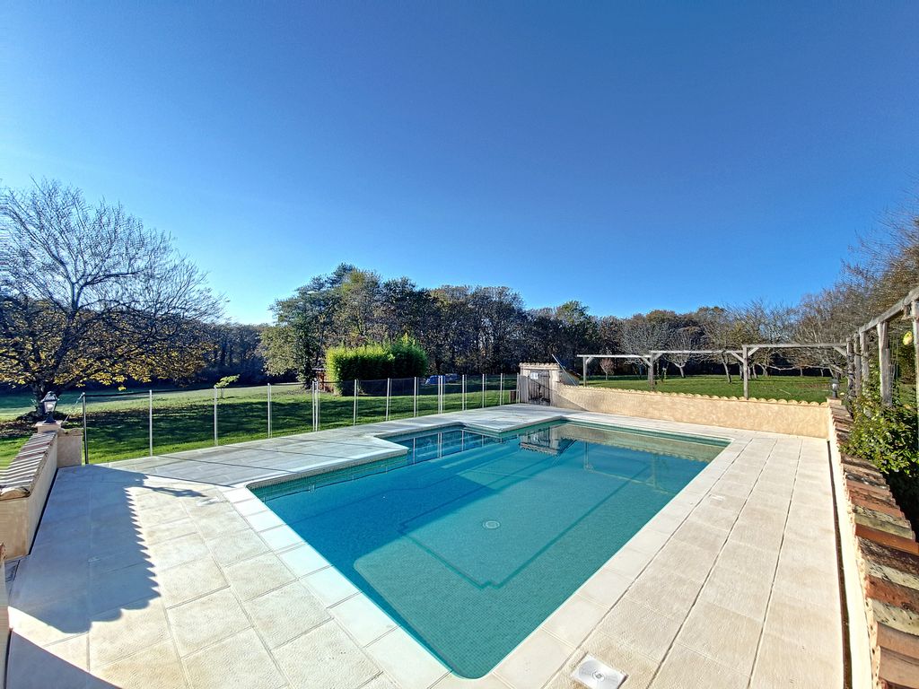 Property photo 2 of 24