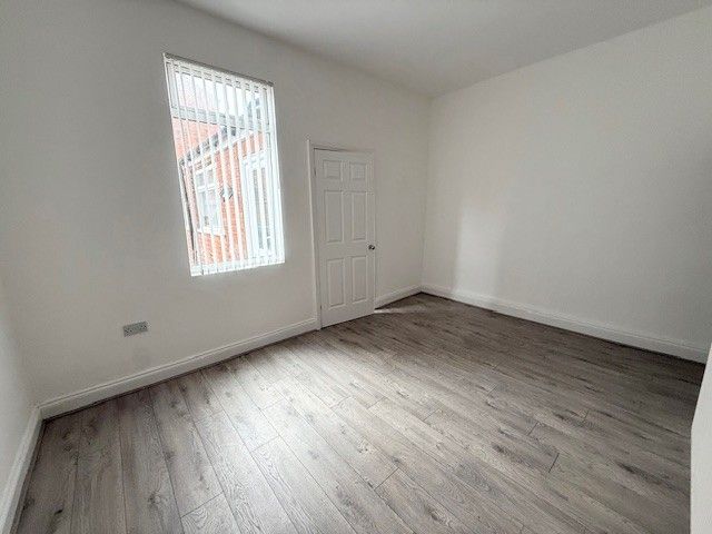 Property photo 3 of 12 Photo