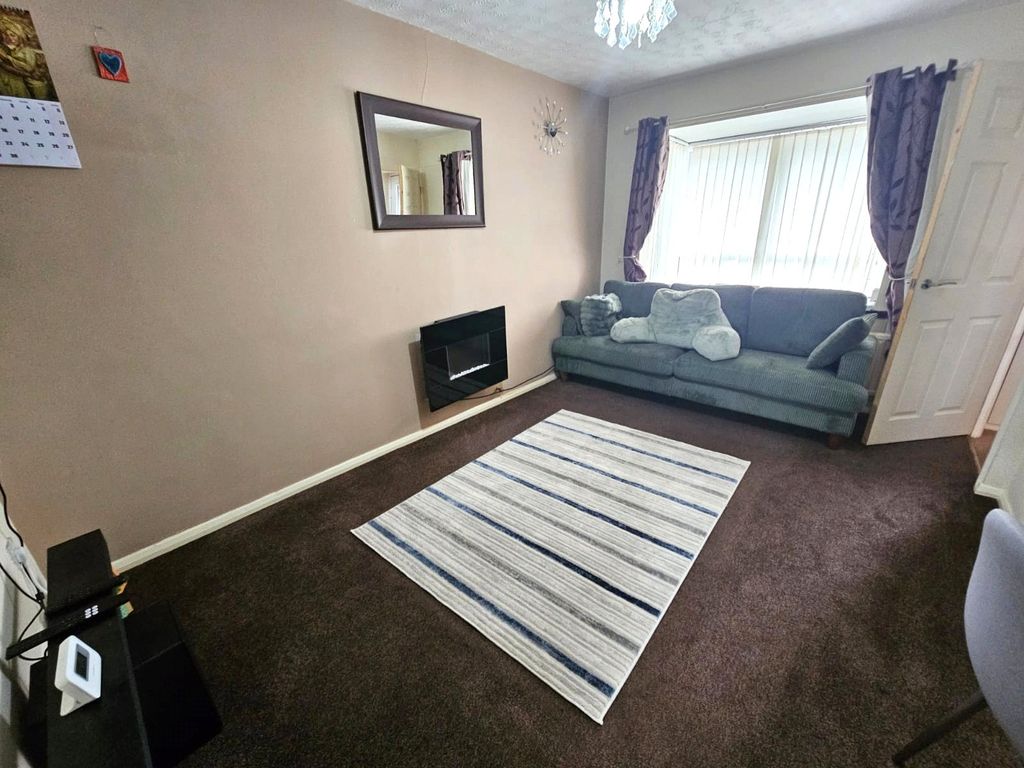 Property photo 2 of 9 Picture No. 10