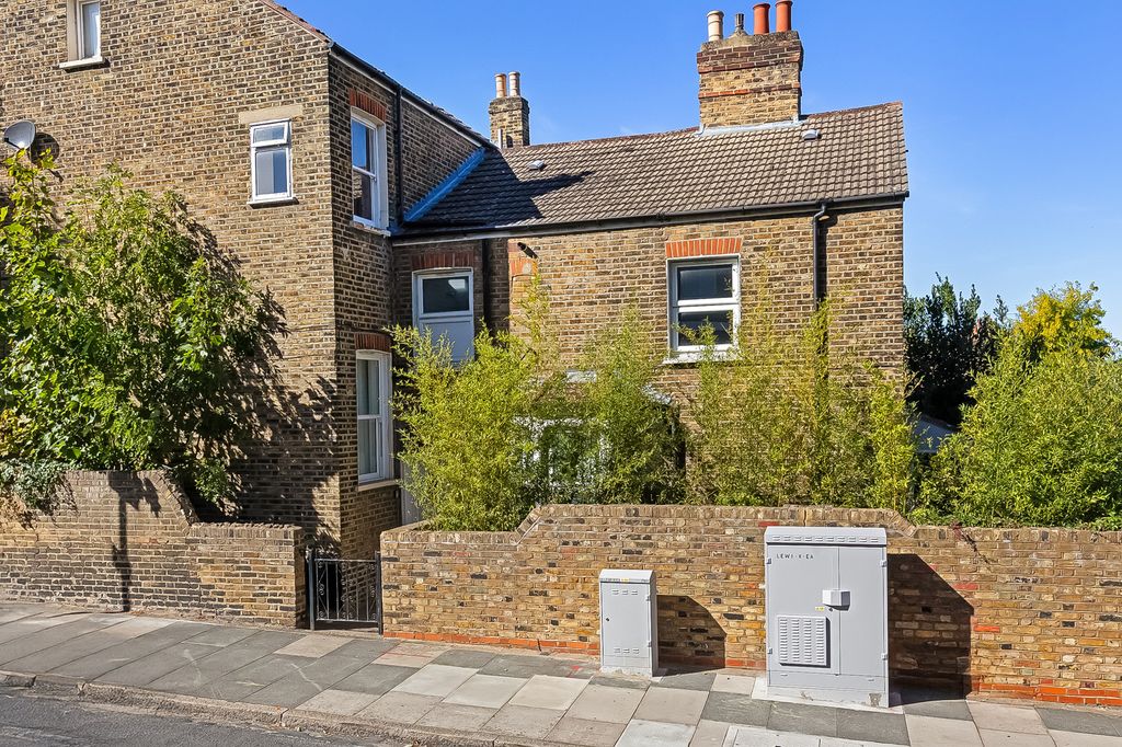 Property photo 1 of 9