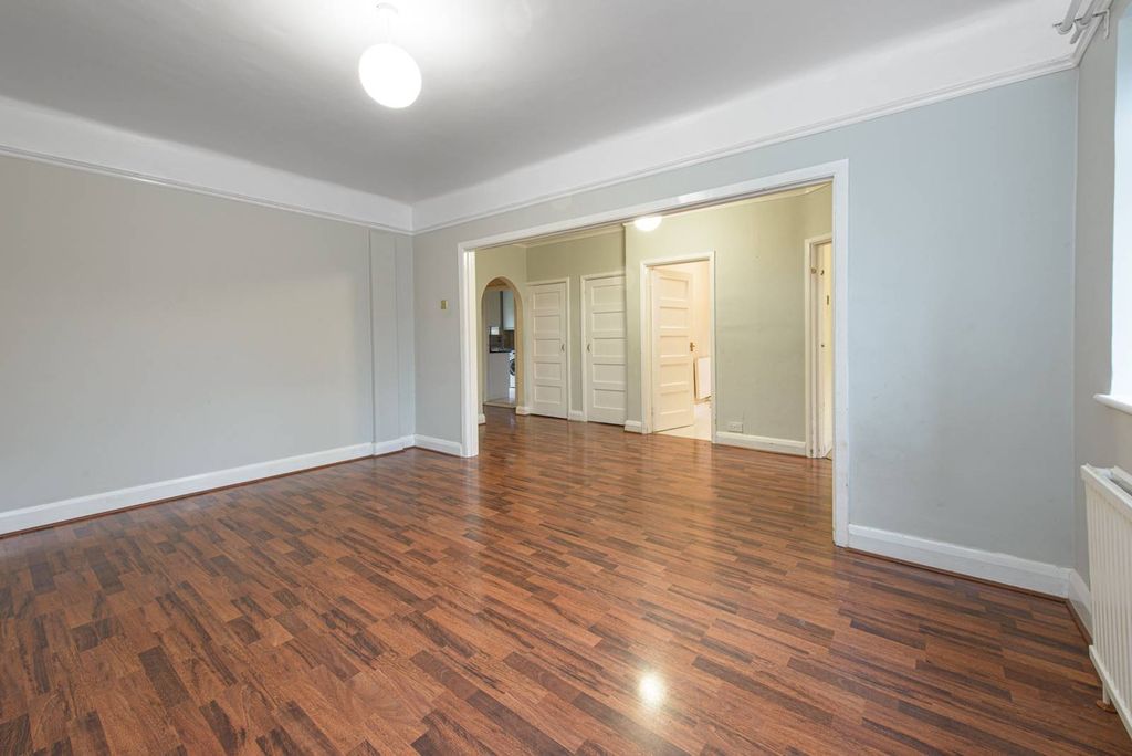 Property photo 3 of 9