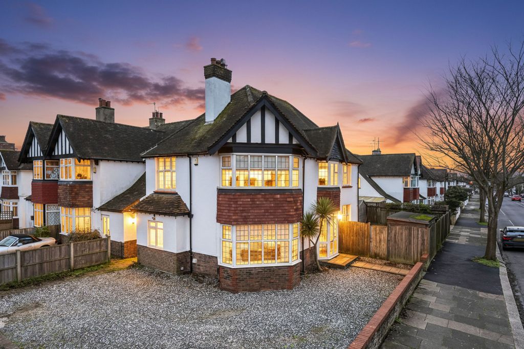 Property photo 1 of 26