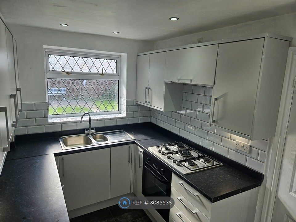 Property photo 2 of 15 Kitchen