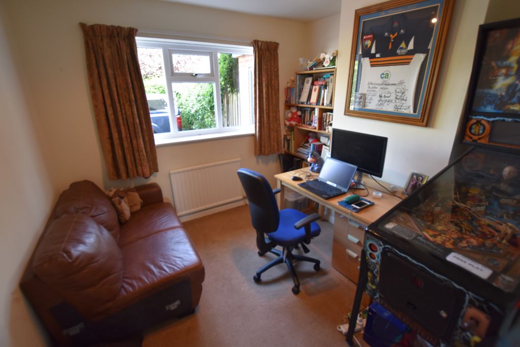 Property photo 2 of 17