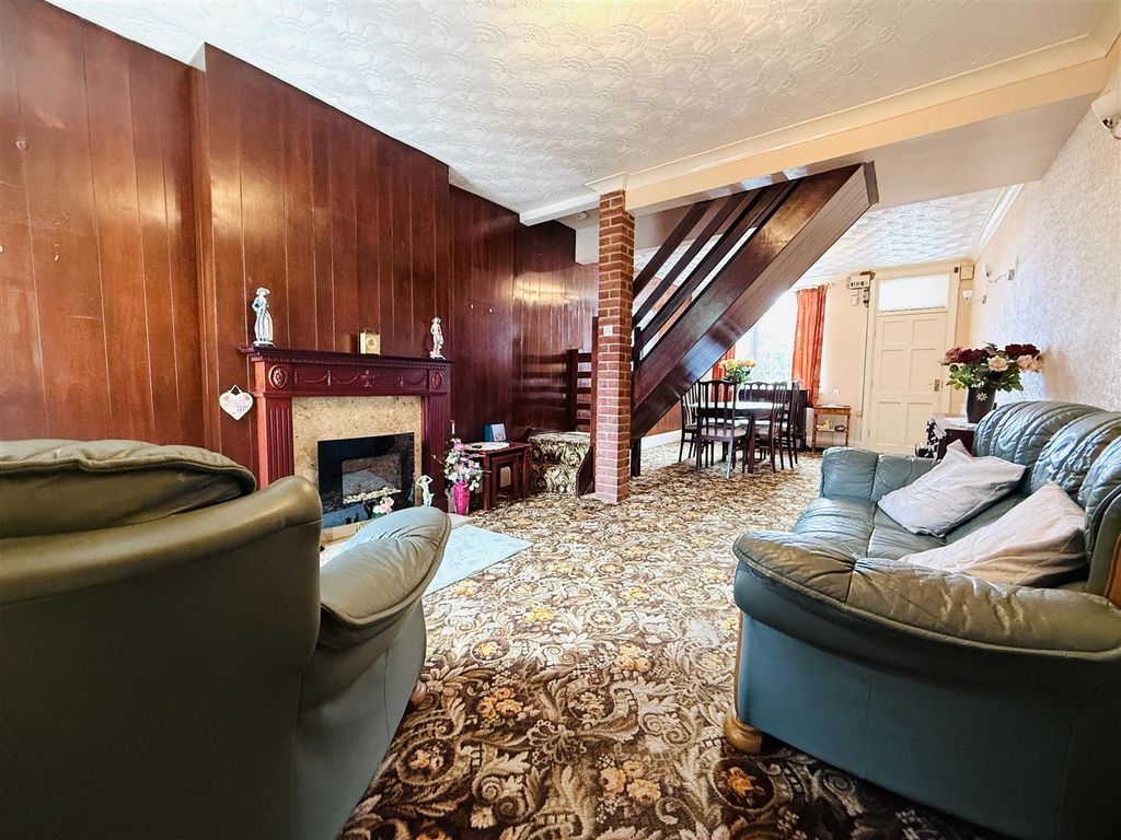 Property photo 3 of 17 Open Plan Living Room Diner