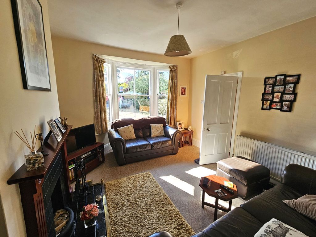 Property photo 2 of 19