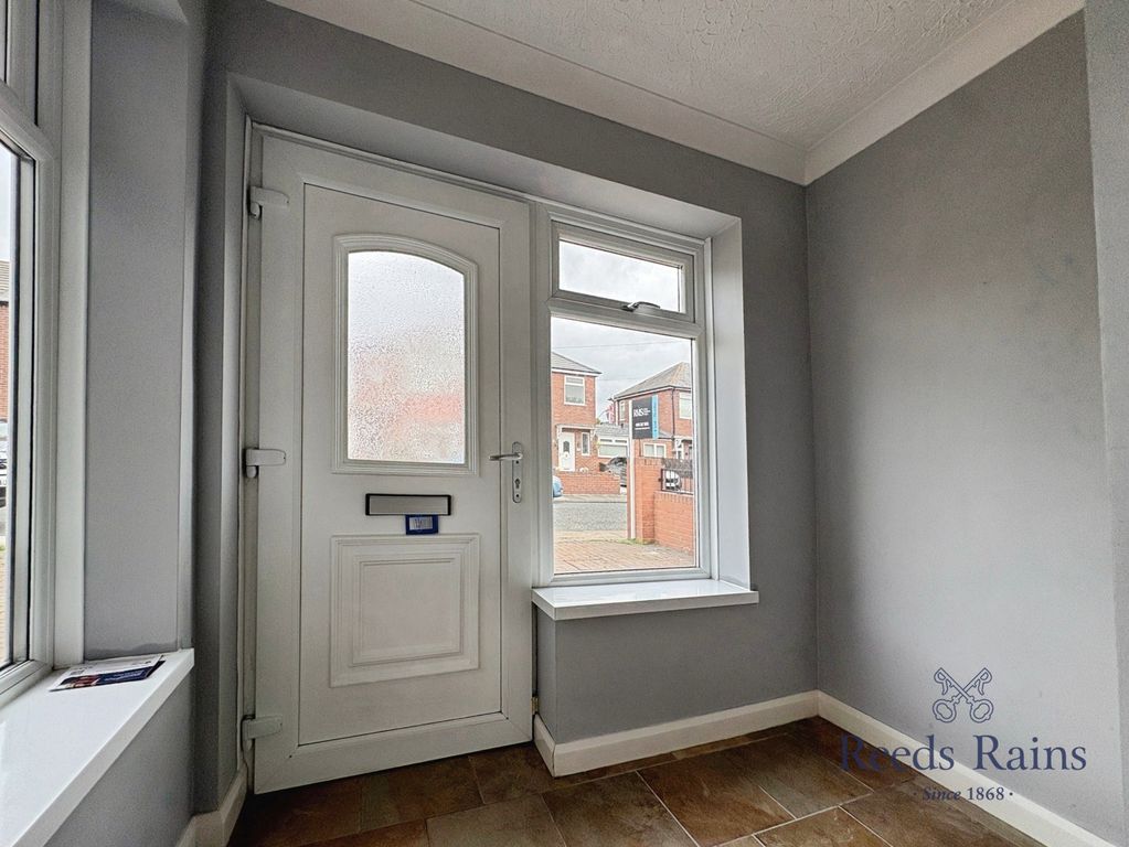 Property photo 2 of 19 Pbox-Img.Jpg