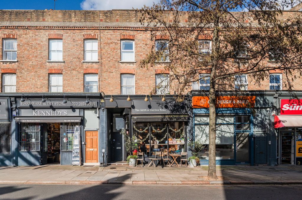 Property photo 1 of 12 Front (Exterior)