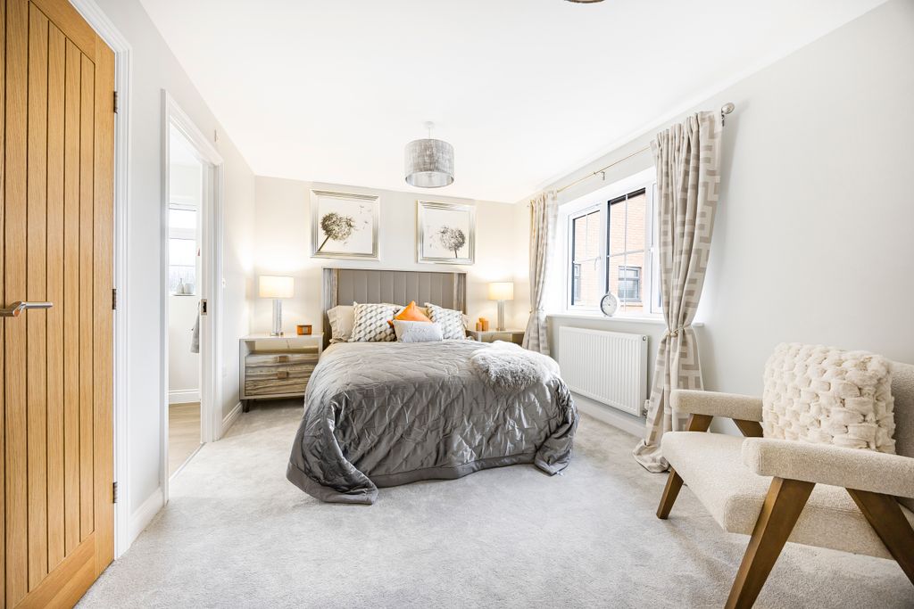 Property photo 3 of 10 Show Home