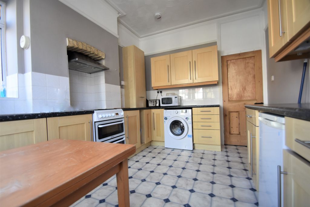 Property photo 2 of 9 Photo 06