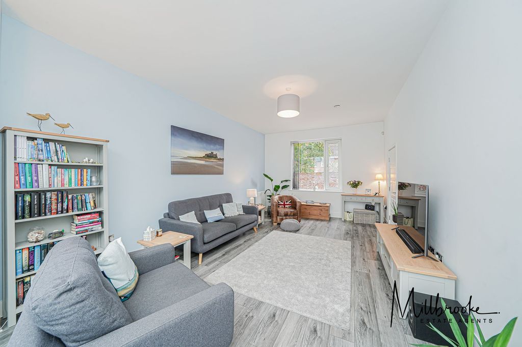 Property photo 2 of 36