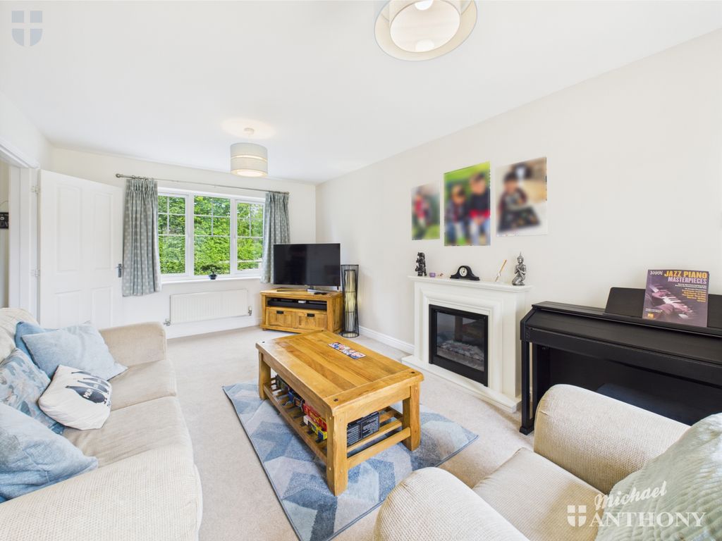 Property photo 2 of 25 Cam03852G0-Pr0296-Still021