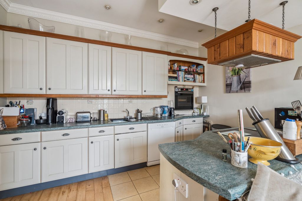 Property photo 2 of 14