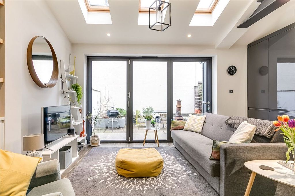 Property photo 2 of 5