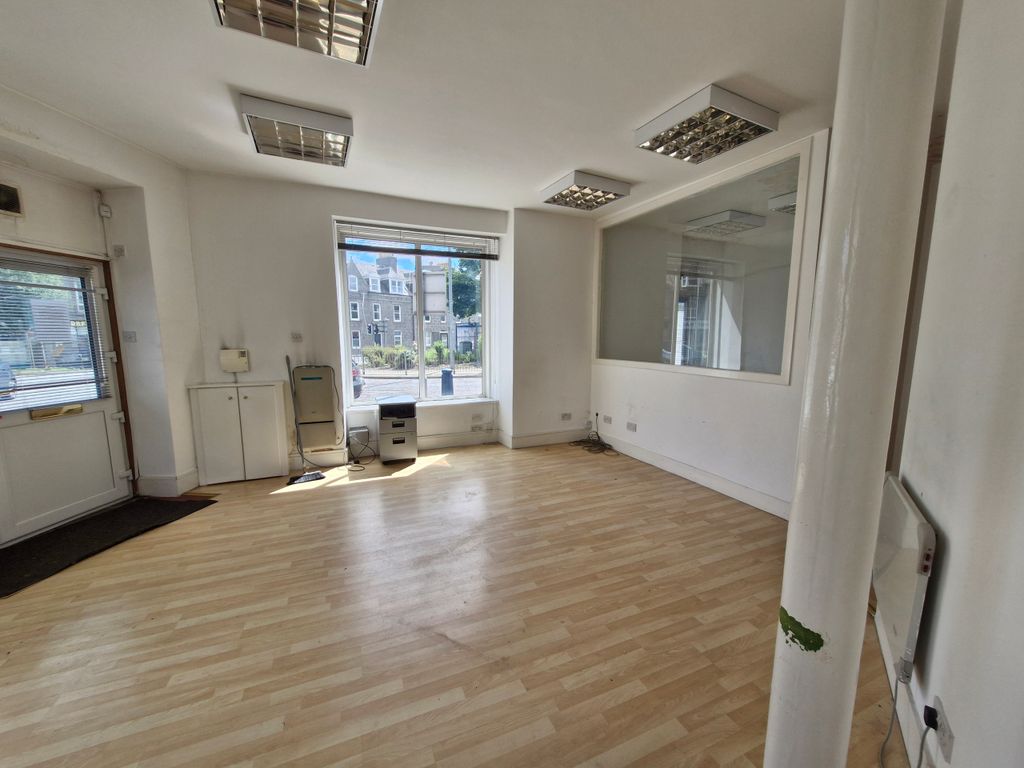 Property photo 2 of 11 2