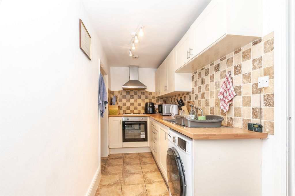 Property photo 2 of 16