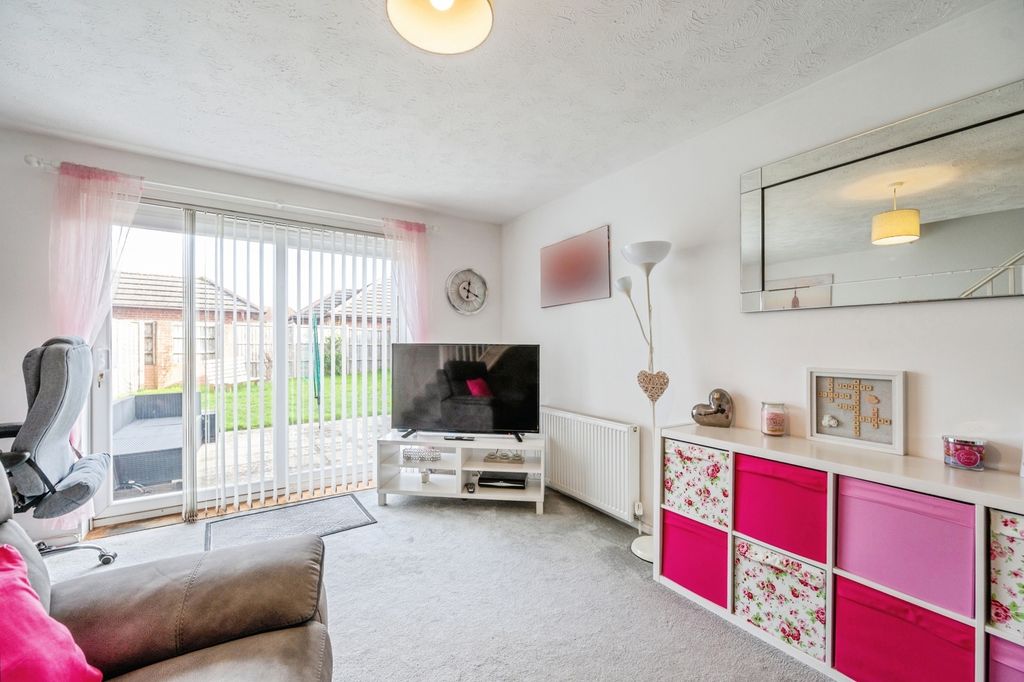 Property photo 3 of 16 Pbox-Img.Jpg