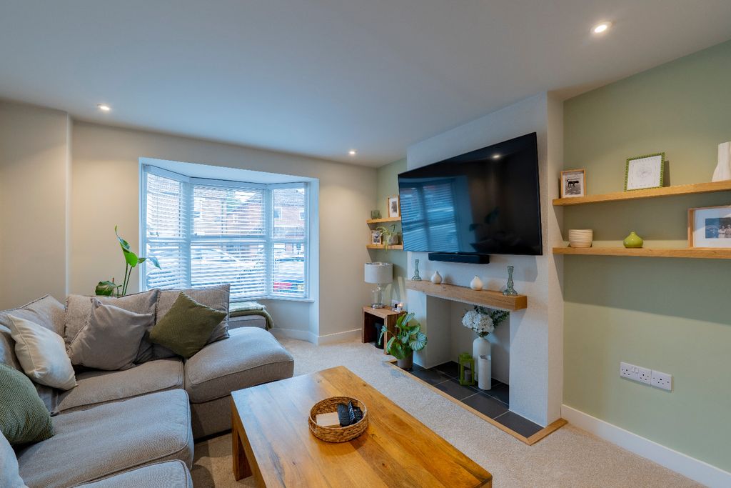 Property photo 3 of 31 4398057