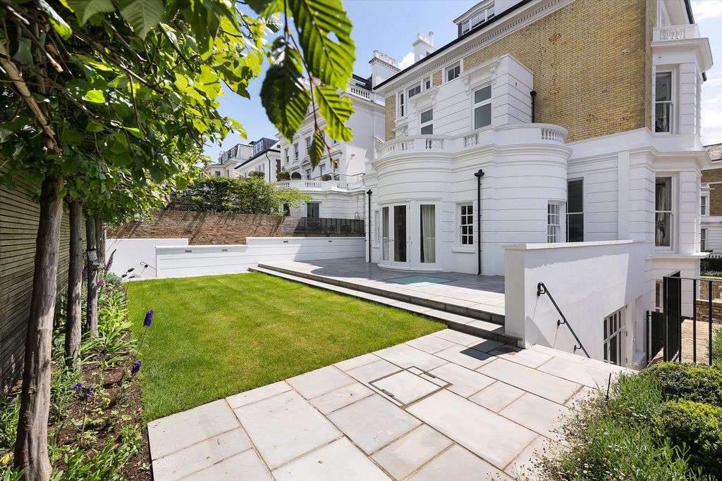 Additional image 26 of 8 bed detached house to rentUpper Phillimore Gardens, Kensington, London W8