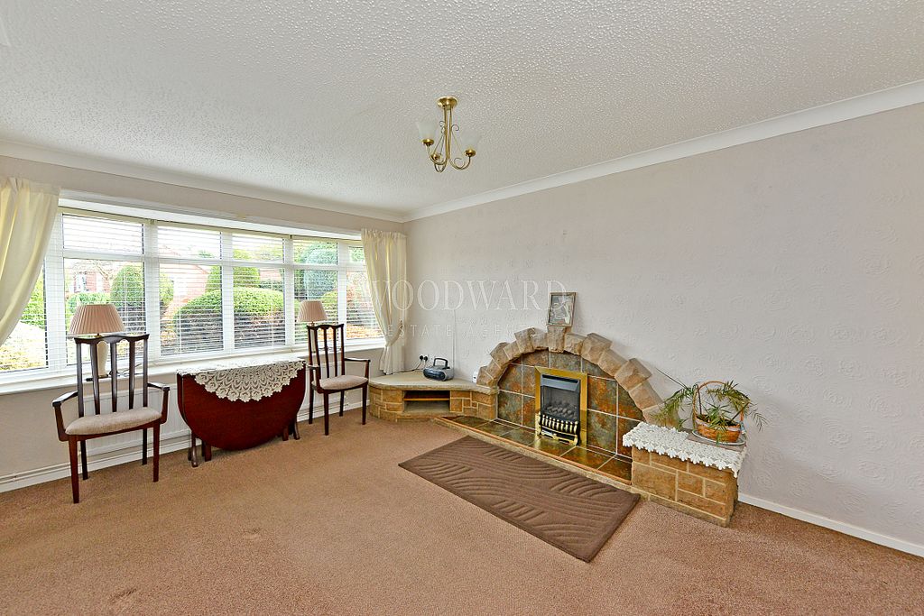 Property photo 2 of 12 Living/Dining Room