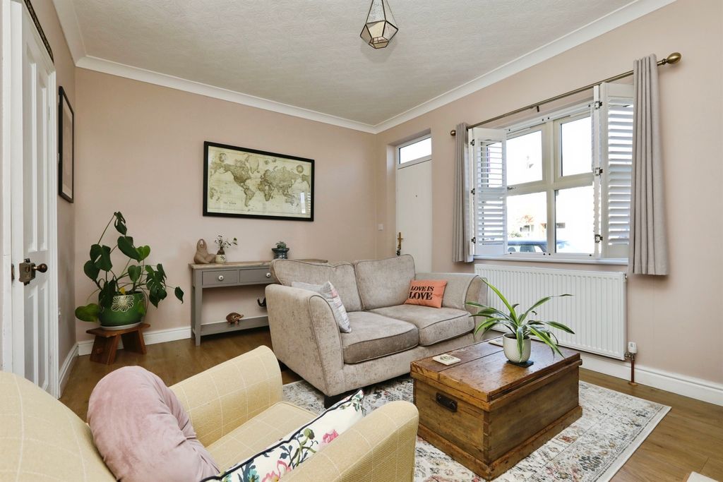 Property photo 3 of 14