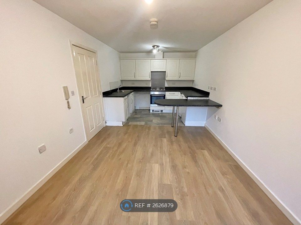 Property photo 3 of 9 Lounge/Kitchen