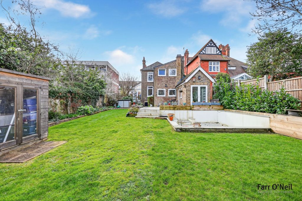 Property photo 3 of 31 Photo 25