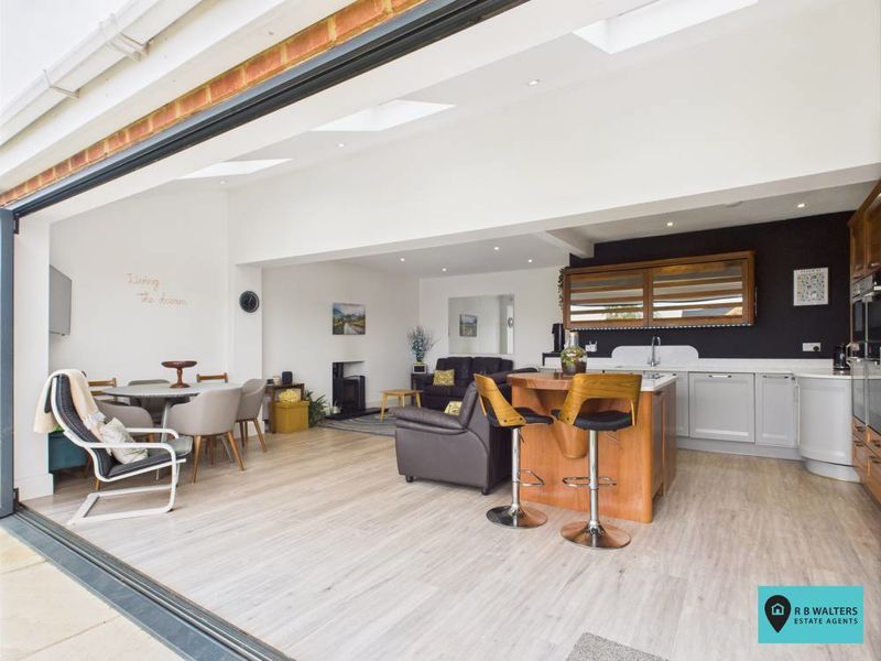 Property photo 2 of 26 Kitchen/Diner/Family Room