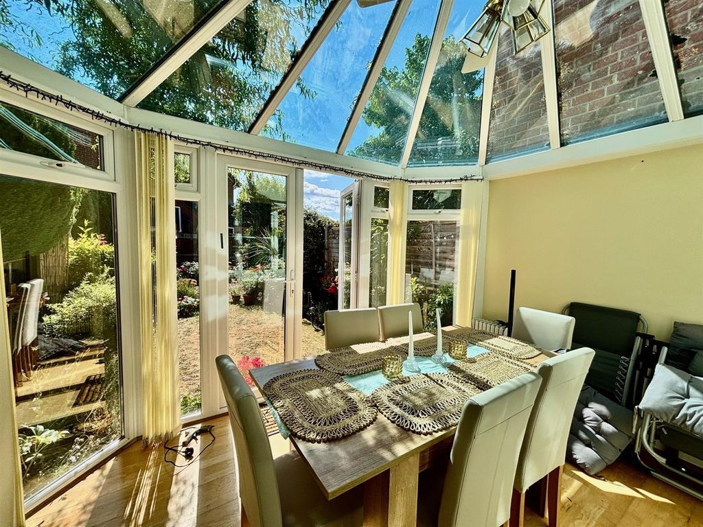 Property photo 3 of 13 Conservatory3.Jpg