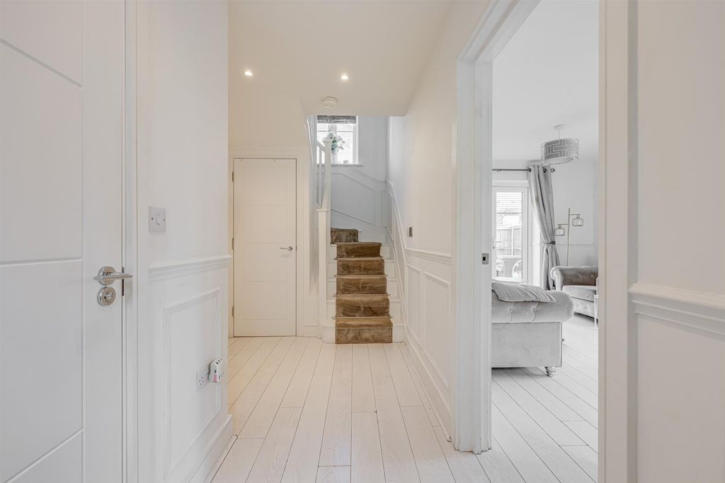 Property photo 3 of 38 0G1A8007-0G1A8011-Edit.Jpg