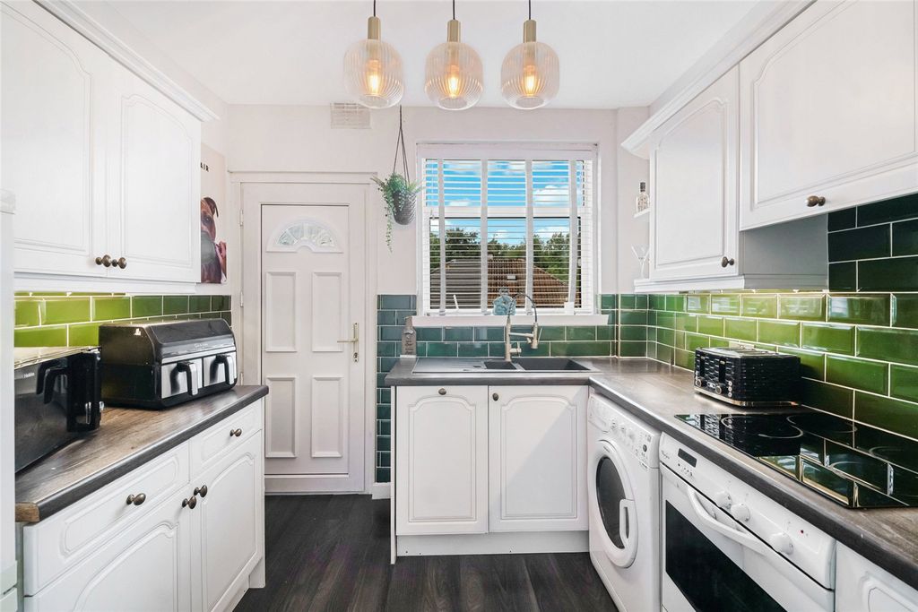Property photo 1 of 17 Kitchen