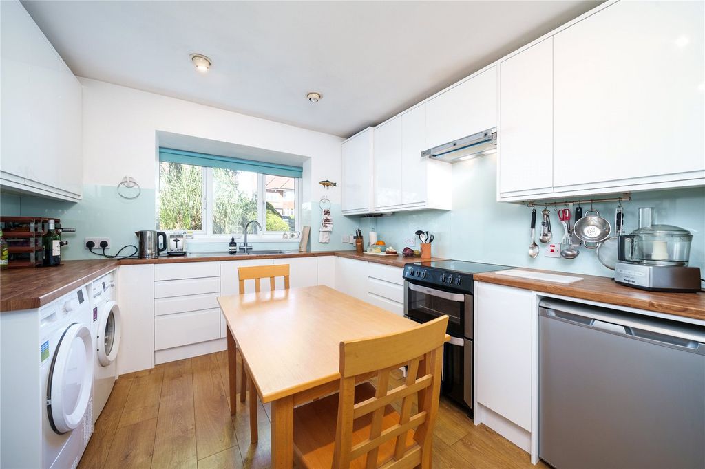Property photo 3 of 12 Kitchen