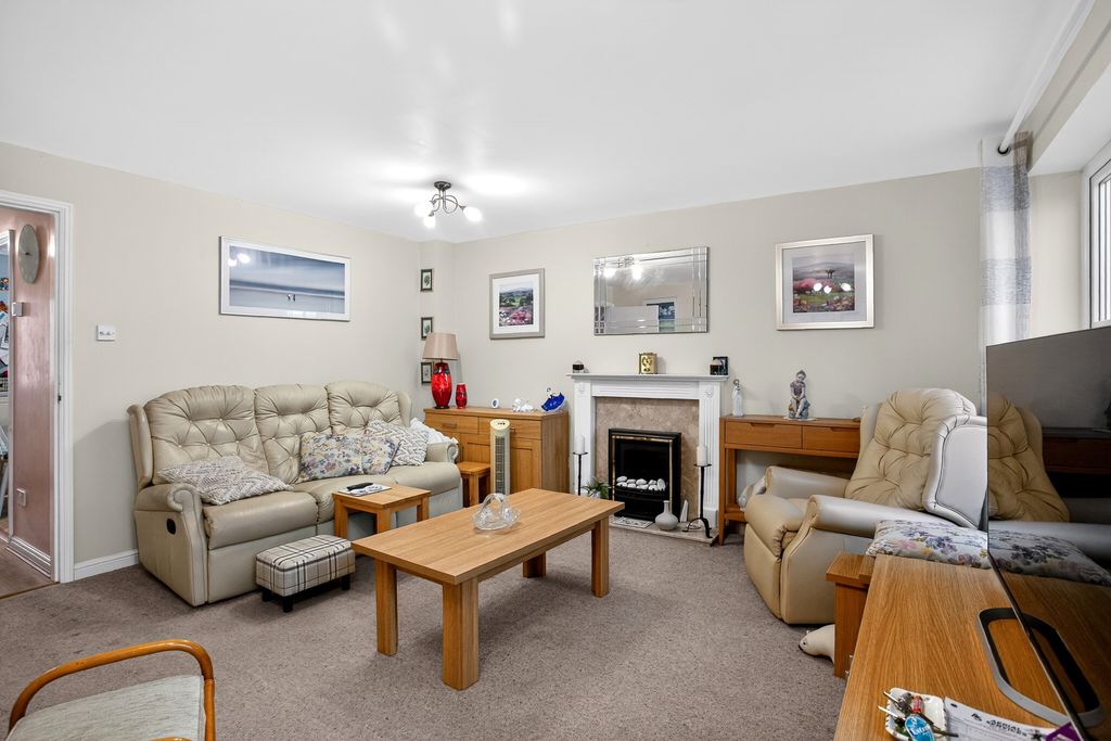 Property photo 3 of 20