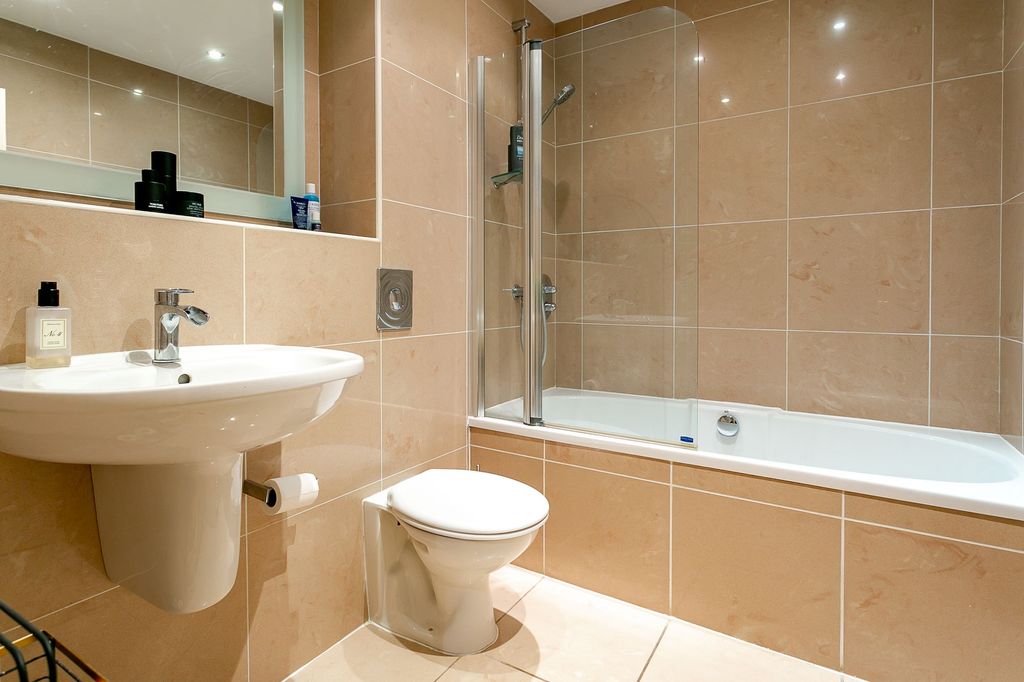 Additional image 4 of 2 bed flat for saleRoseville Avenue, Harrogate HG1