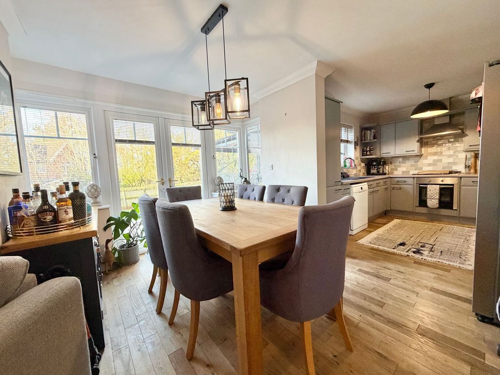 Property photo 3 of 23 Dining Kitchen