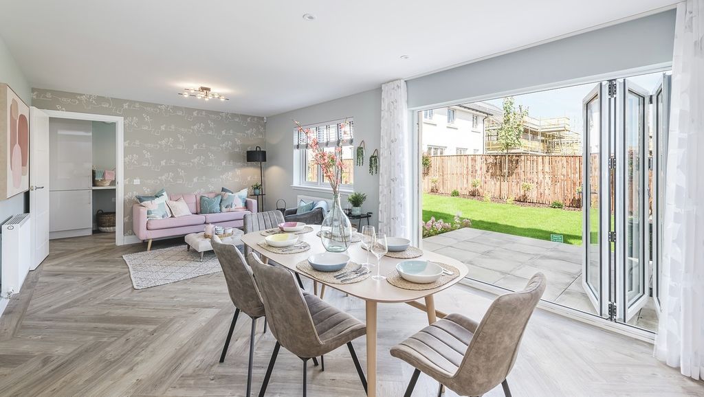 Property photo 3 of 11 Weaver's Brae, Kirkintilloch