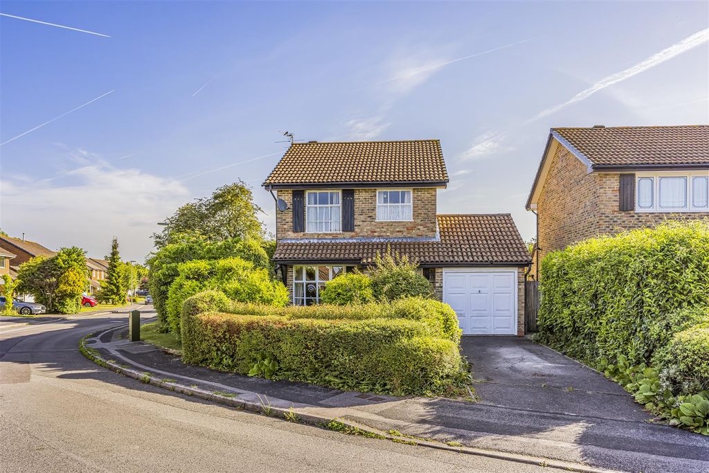 Property photo 1 of 23 Oakmeadow Close, Emsworth-Porticomarketing-Nexa-25