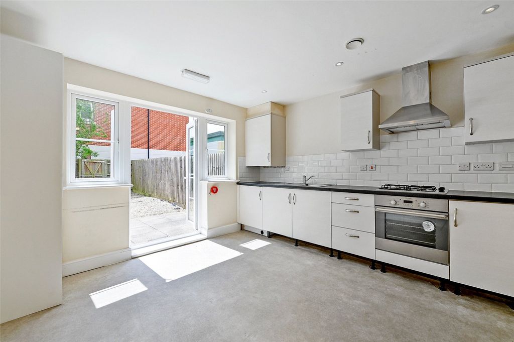 Property photo 2 of 11 Kitchen