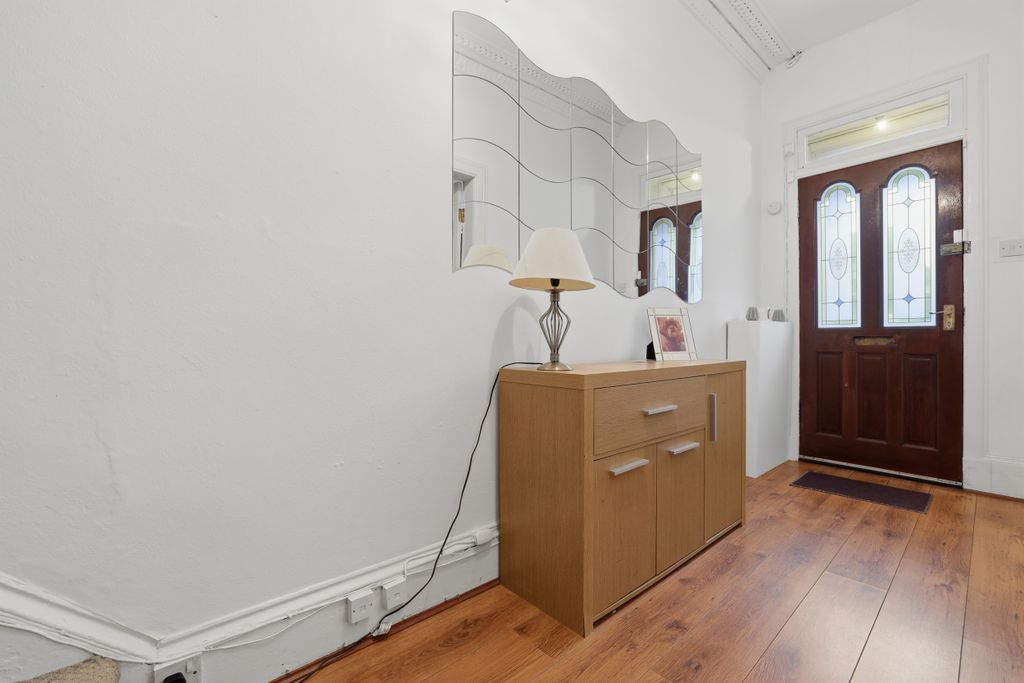 Property photo 3 of 38
