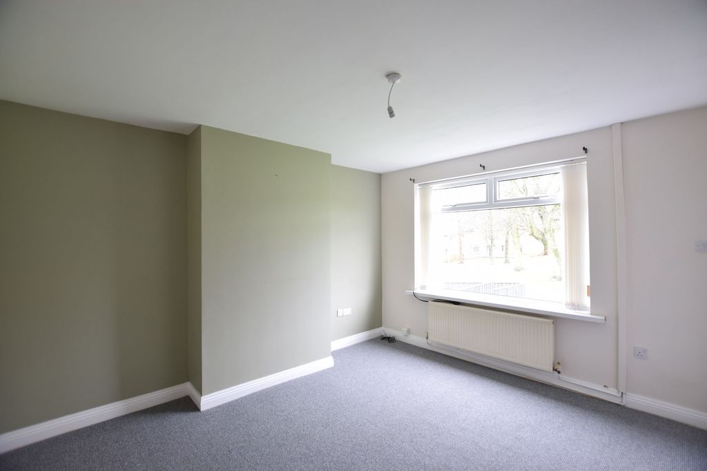 Property photo 3 of 8 Living Room