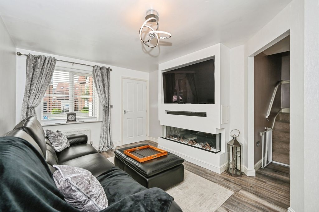 Property photo 2 of 16 Pbox-Img.Jpg