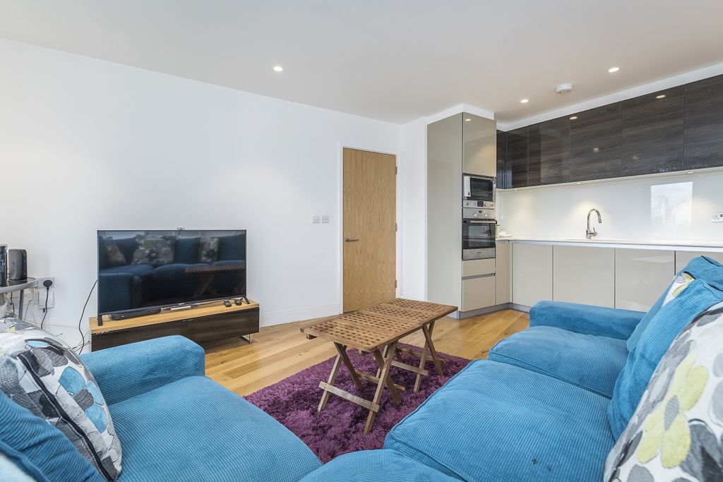 Property photo 1 of 10 Reception (4)