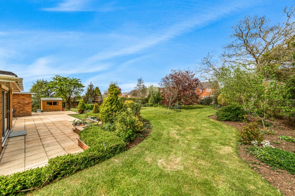 Additional image 17 of 3 bed detached bungalow for saleLichfield Avenue, Evesham WR11