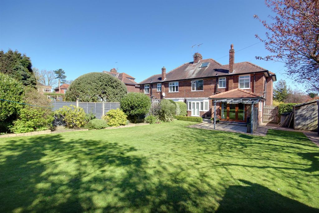 Property photo 2 of 18 Longcroft (3).Jpg