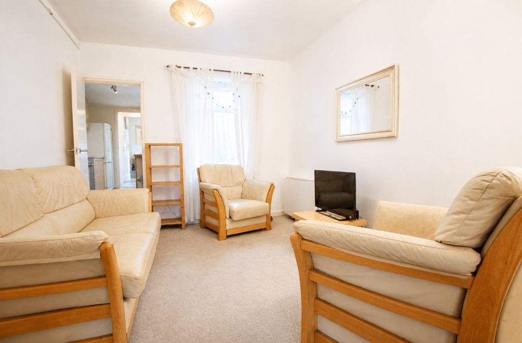 Property photo 2 of 22 Picture No. 04