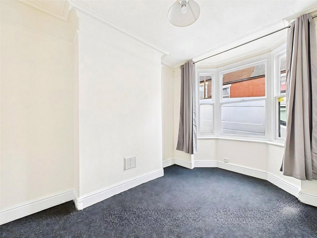 Property photo 2 of 9 Lounge