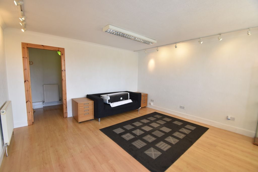 Property photo 3 of 30