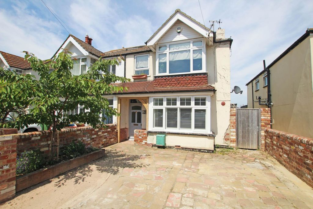 Property photo 1 of 27