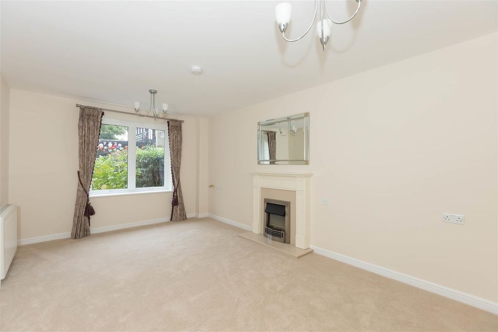 Property photo 2 of 12 Amelia Court.Jpg