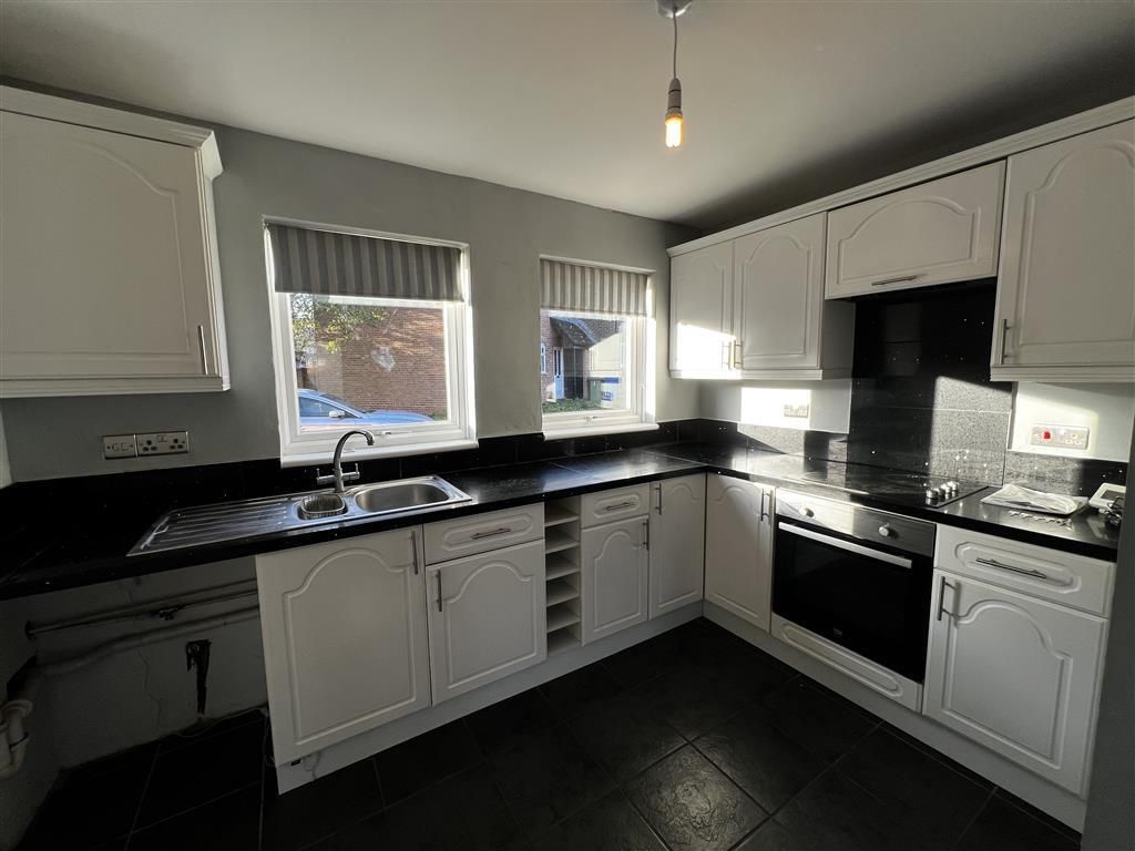 Property photo 3 of 13 Bedroom 2